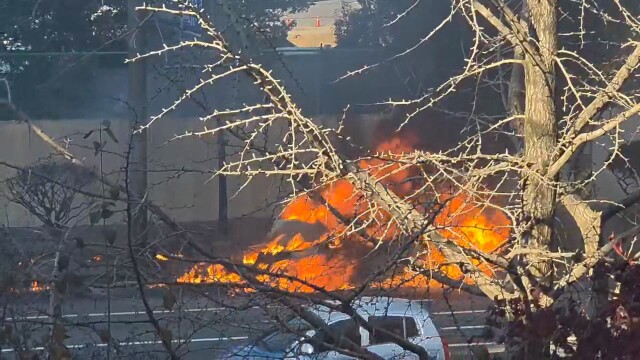 광주서 교통사고 후 차량 화재.. 승용차 전소
