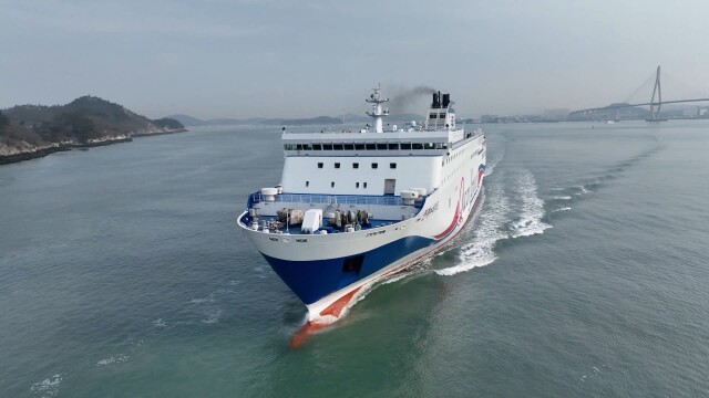 '딴짓하다 무인도 충돌' 퀸제누비아2호, 목포~제주 재운항