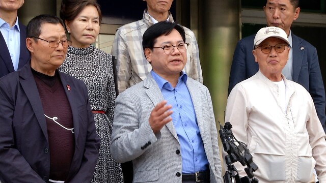 "스타벅스가 5·18 왜곡" 5·18 유공자 등 고소인 추가 조사