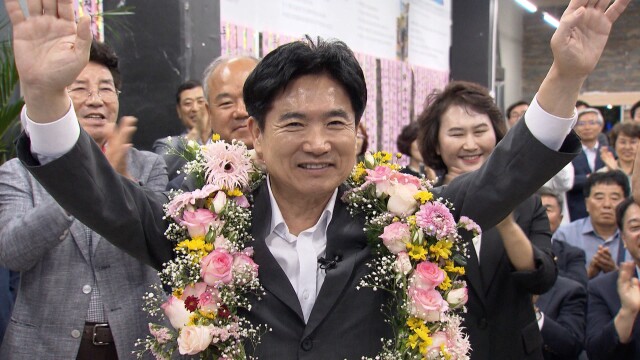 김대중 통합교육감, 취임 첫날 학교 현장 방문